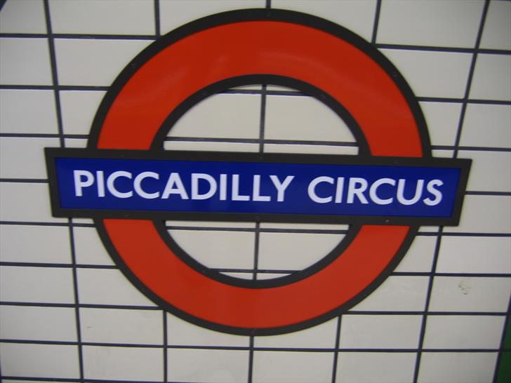 Piccadilly Circus tube station sign