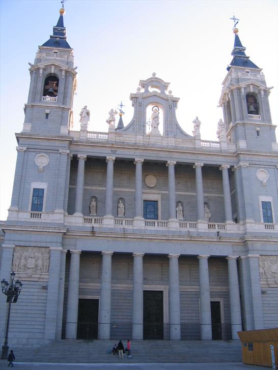 Almudena Cathedral entrance