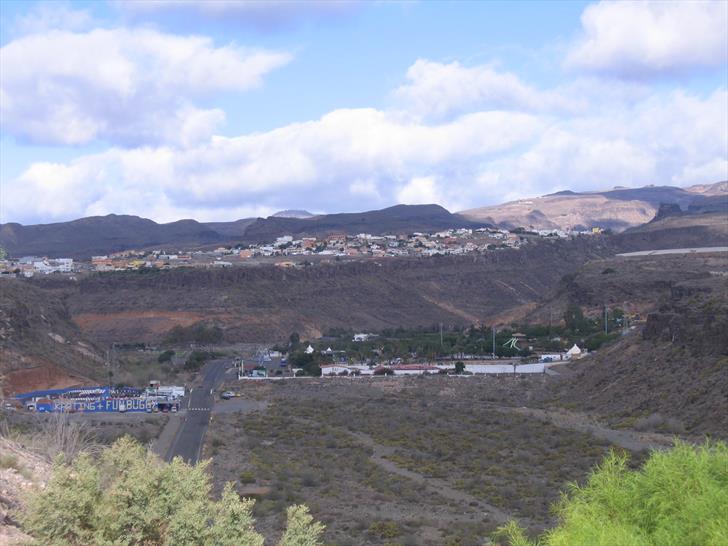 Montaña de la Data (on the hill) as seen from Tablero de Maspalomas