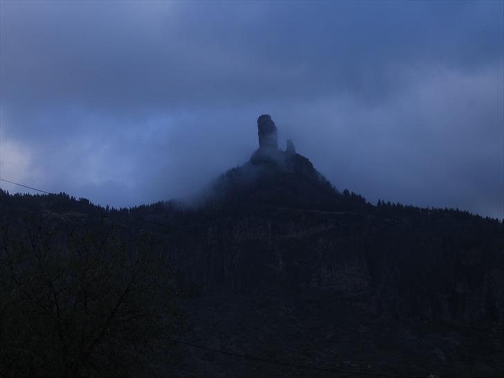 Roque Nublo in clouds Roque Nublo in clouds