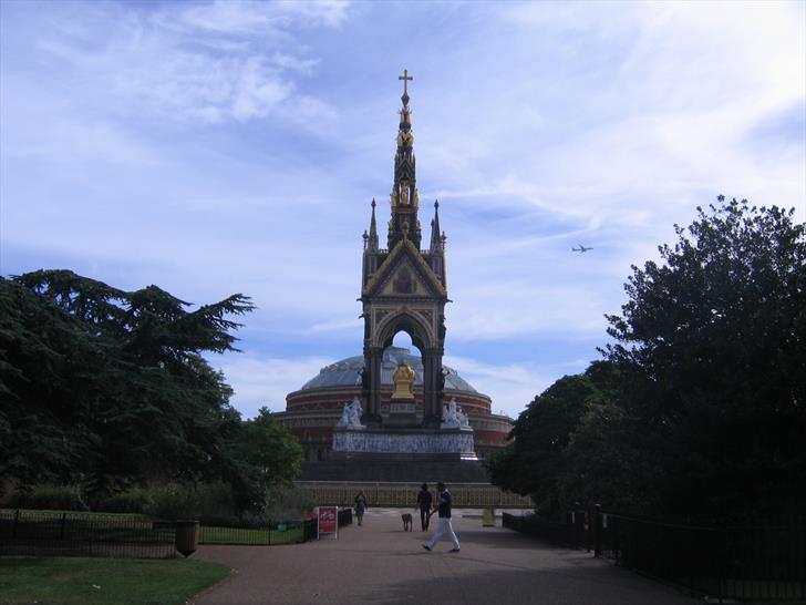 Albert Memorial as seen from Kensington Gardens