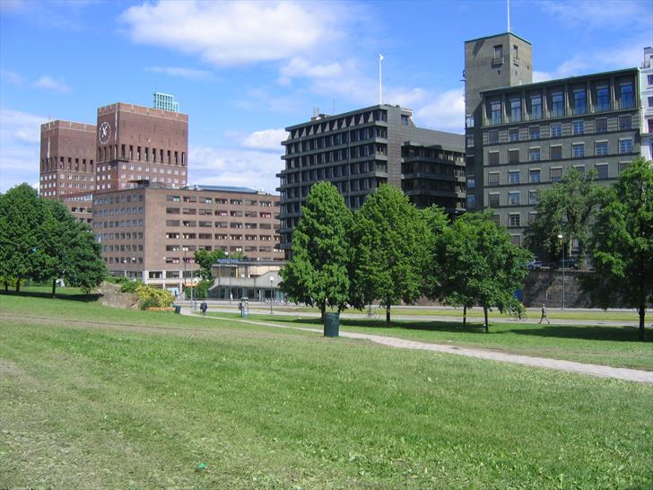 Oslo City Hall from the eastern side Oslo City Hall from the east