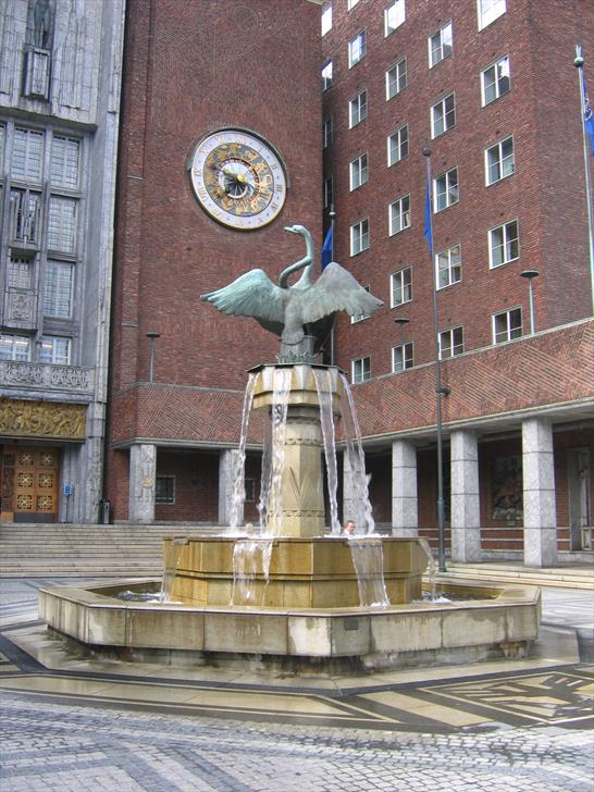 Fountain in front of Oslo City Hall