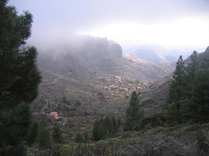 Roque Nublo south-west valley Roque Nublo south-west valley