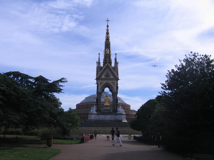 Albert Memorial as seen from Kensington Gardens Albert Memorial as seen from Kensington Gardens